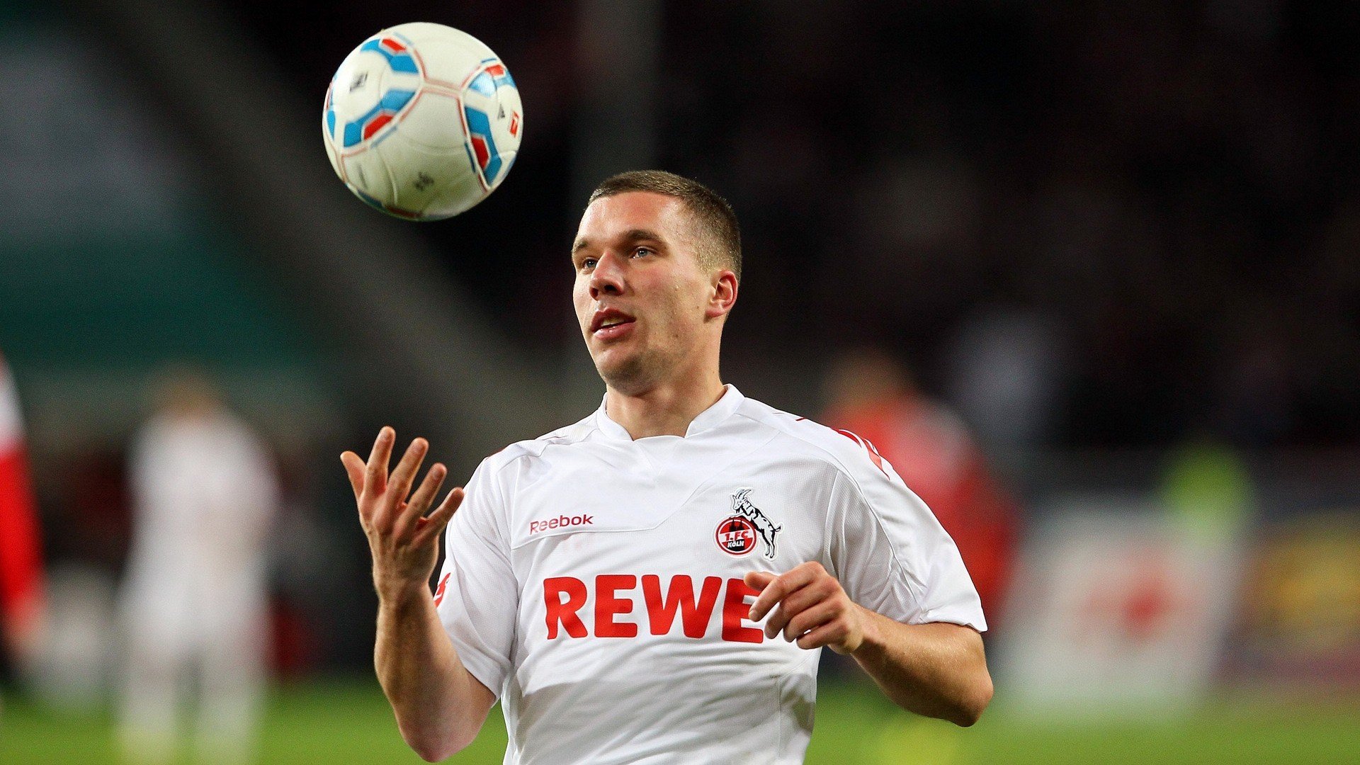 亚博体育足球-莱万多夫斯基连续三场比赛得分超过势不可挡，热火挑战极限！